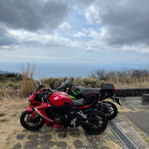 西伊豆スカイライン土肥駐車場にてwith CBR650R&ninja650