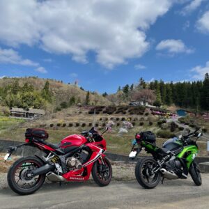 福島・石川広域農道沿いで出会った植栽アートwith CBR650R&ninja650