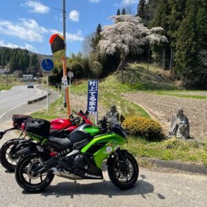 福島・田村広域農道の始点の2体お地蔵さんとCBR650R&ninja650