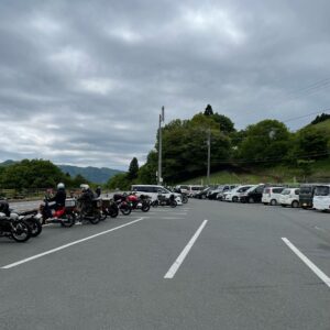 秩父高原牧場駐車場にて