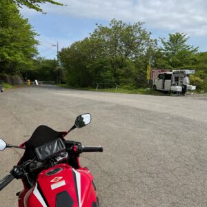 奥武蔵グリーンライン白石峠で出会った販売カーとCBR650R