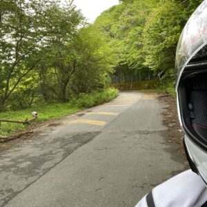 奥武蔵グリーンラインの白石峠と定峰峠間の2車線エリアにて