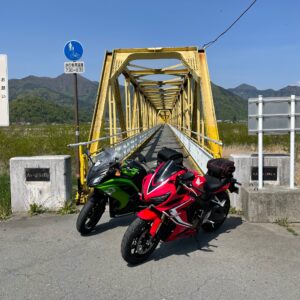 千曲川に架かる大望橋にてwith CBR650R&ninja650