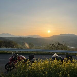 サンセット間際のたかやしろ・見晴らし街道にてwith CBR650R&ninja650