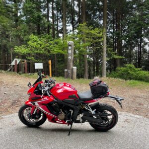 奥武蔵グリーンラインの檥峠にてwith CBR650R
