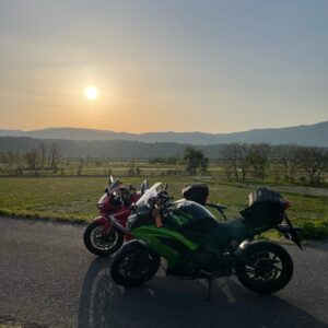 千曲川沿いの土手にてwith CBR650R&ninja650⑤