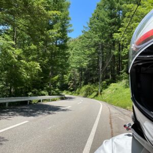 南相木ダムに続く快走2車線