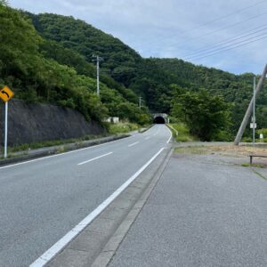 フルーツラインの爽快ロード風景