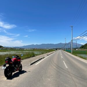 長野県佐久市r2で浅間山を眺めるwith CBR650R