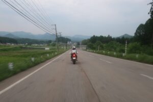 夕刻迫るR289の自然ロードを走る