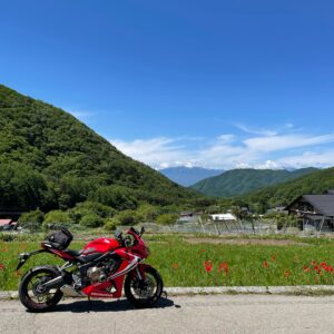 クリスタルライン五郎舎付近にて南アルプスを望むwith CBR650R