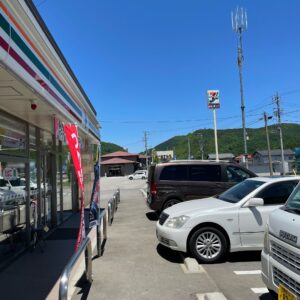 R141沿いのセブンイレブンにて