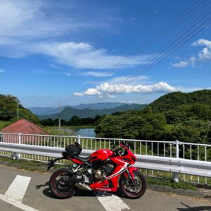 r44沿いの神津牧場にてwith CBR650R