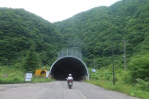 緑あふれるR118を西へ走る③