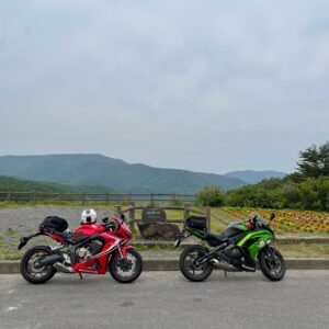 羽鳥湖展望台にてwith CBR650R & ninja650