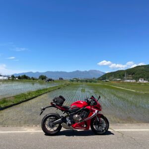 長野県佐久市r2で八ヶ岳を眺めるwith CBR650R