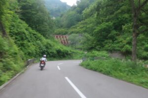 R252通行止めの田子倉無料休憩所からピストン中