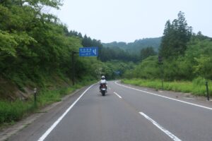 羽鳥湖に向かう2車線快走路r37にてwith CBR650R②
