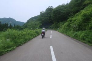 田子倉ダムを目指してR252を走る