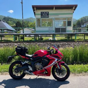 JR大糸線・稲尾駅にてwith CBR650R