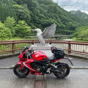道の駅パスカル清見内の橋の像にてwith CBR650R