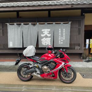 飛騨荻原駅すぐ近くの天領酒造さんにてwith CBR650R