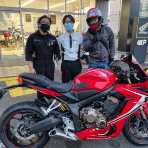 3年車検を終え、ホンダドリームさんのA店長、Kメカニックさんとともに
