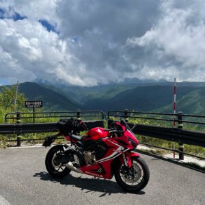 夏の溶岩流展望台にてwith CBR650R