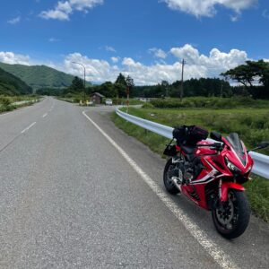 R361の超快走路風景with CBR650R