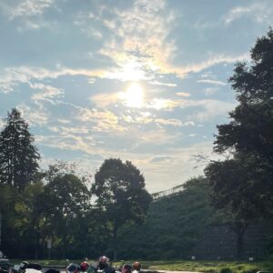 中央道・談合坂ICで眺めた晴れ空