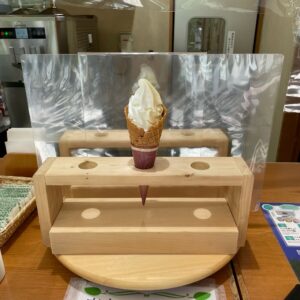 開田高原ソフトクリーム工房の絶品、とうもろこしバニラミックス