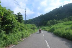 r505の緑あふれる山中を走る④