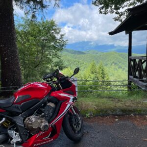 旧飛騨街道の地蔵峠展望台にてwith CBR650R