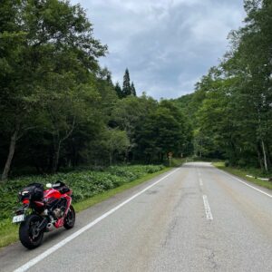 緑あふれるせせらぎ街道の風景with CBR650R③