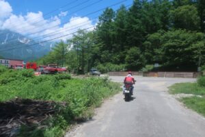 小熊山パラグライダー場から林道小熊黒沢線を下るピストンロードにて④