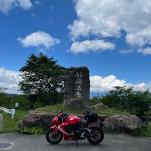 鈴蘭高原の石碑にてwith CBR650R
