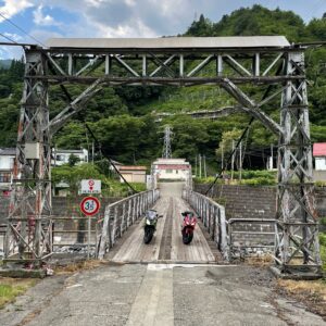風流な大網発電所の吊り橋にてwith CBR650Rninja650