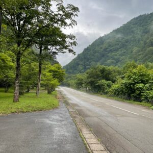 しとしと降って来たR257