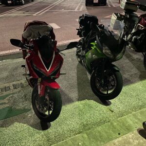 帰りの上里SA駐輪場にてwith CBR650R＆ninja650