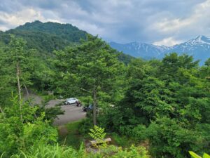 ヒワ平展望台からすぐ近くの駐車場の眺め