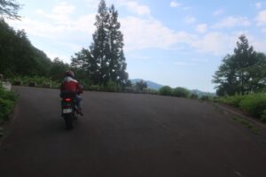 林道白池線のヒワ平直前の開けたポイントへ