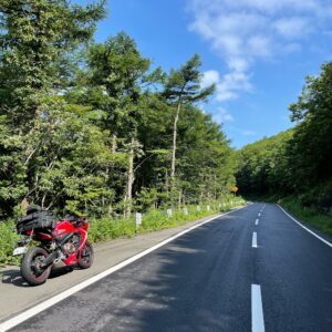 爽快2車線の母成グリーンラインのロード風景