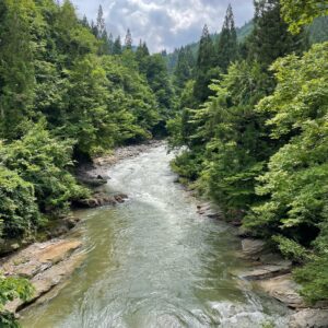 山形県r289で秘境感あふれる山間部へ