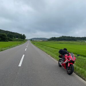 福島県天栄村を走る広域農道岩瀬グリーンロードにてwith CBR650R