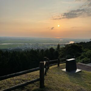 酒田市「眺海の森展望台」にて