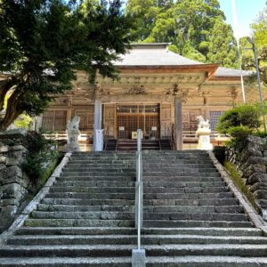大山白山神社の本堂らしき建物にて