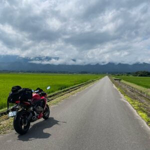 夏の東北らしい緑の田園風景with CBR650R