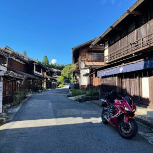 進入禁止が解かれた17時の妻籠宿にてwith CBR650R②