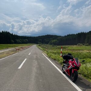 鳥海山ブルーラインの秋田側入口にて鳥海山を振り返るwith CBR650R