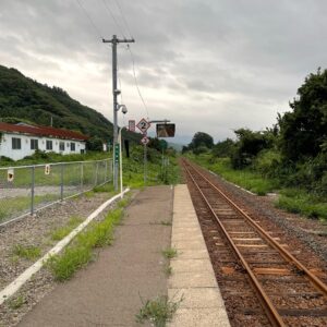 JR五能線松神駅のホームの風景